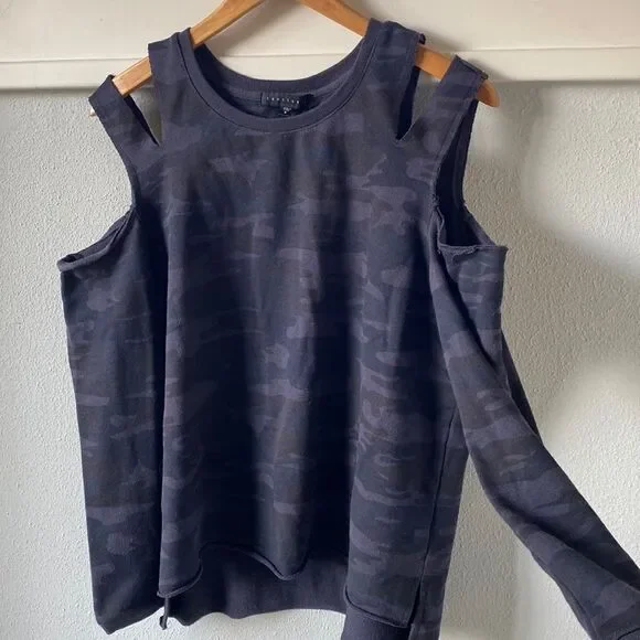 Sanctuary camo sweatshirt  - Picture 2 of 8